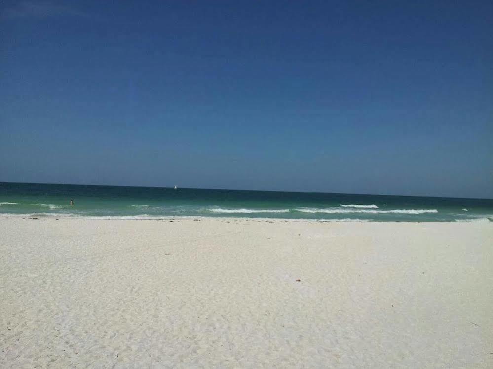 Coconuts Beach Resort 애나 마리아 외부 사진